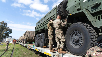 Comienza el traslado en ferrocarril de vehículos militares para el Ejercicio "Libertador"