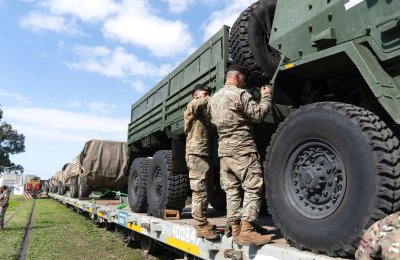 Comienza el traslado en ferrocarril de vehículos militares para el Ejercicio "Libertador" 