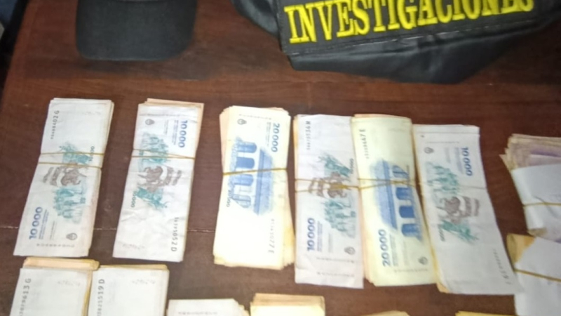 Una mujer detenida con cocaína y más de 1,5 millones de pesos en efectivo