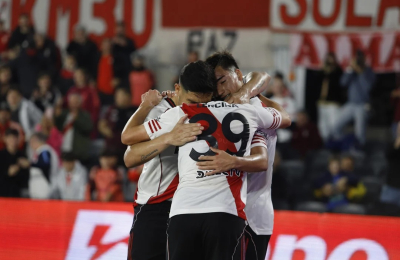 Con gol de chaqueño Lencina, River venció 2-0 a San Martín y se mantiene arriba