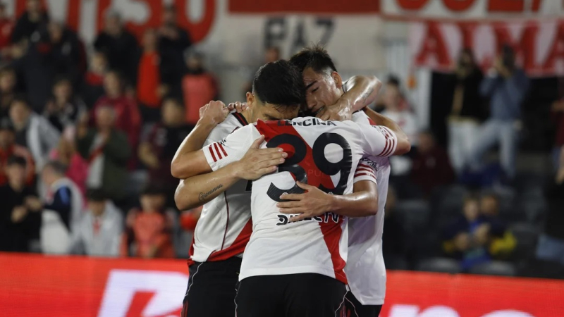 Con gol de chaqueño Lencina, River venció 2-0 a San Martín y se mantiene arriba