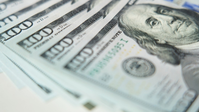 Volantazo del Gobierno: anuncia que intervendrá directamente en el precio del dólar