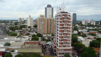 El fin de semana extralargo se inicia con alerta por tormentas y leve descenso de temperatura