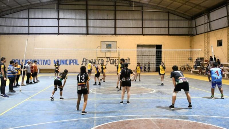 Laguna Blanca fue sede de un encuentro de vóley femenino para jóvenes