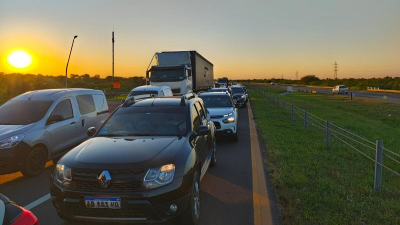 Cruzar el puente General Belgrano se convirtió en un suplicio para los conductores