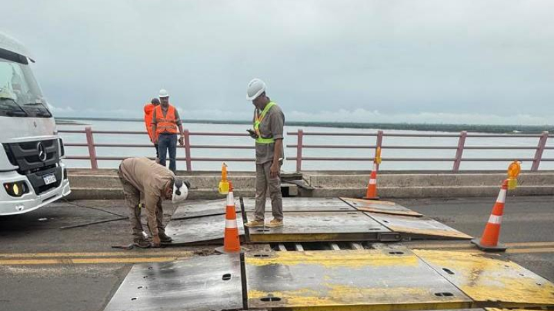 Continúan los trabajos de recambio de juntas en el puente General Belgrano