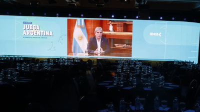 Caputo prometió a los empresarios que habrá recorte de derechos laborales