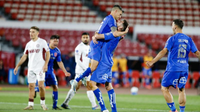 Lanús tuvo todo para ganarlo, pero la "U" de Chile lo empató al final
