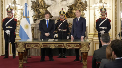 Milei le tomó juramento a Diego Santilli como nuevo ministro del Interior