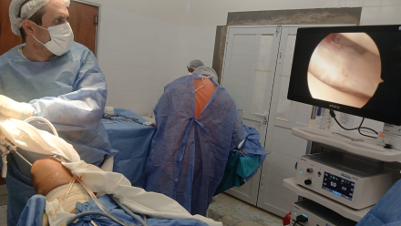 primera cirugía videolaparoscópica de rodilla en el hospital de Ibarreta.jpeg