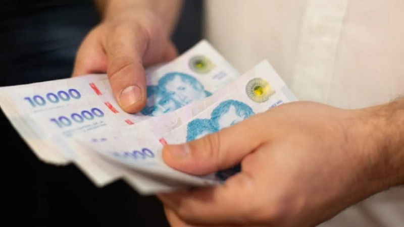 Argentina tiene el salario mínimo en dólares más bajo de la región