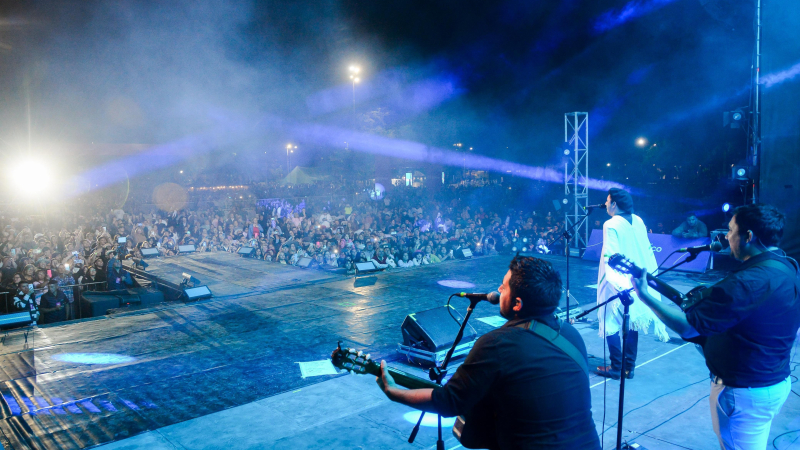 Chaco Vibra: un festival multitudinario que cierra esta noche con Ángelo Aranda y Los Nocheros