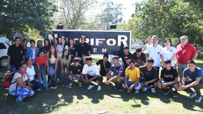 Estudiantes de Los Chiriguanos recorren puntos de interés en la ciudad