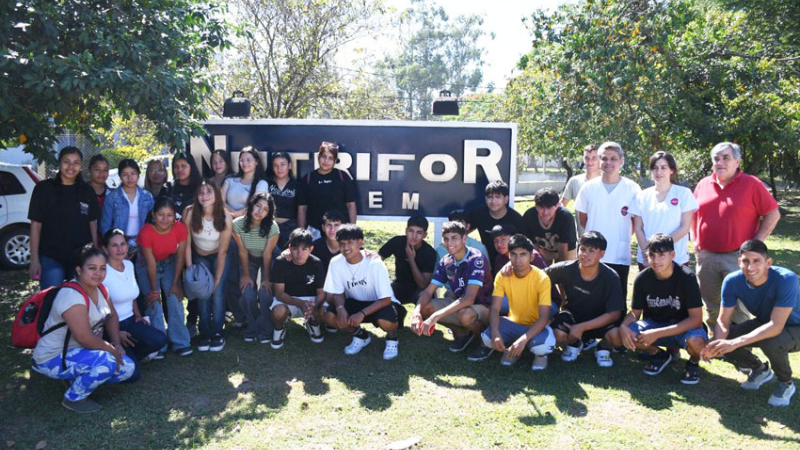 Estudiantes de Los Chiriguanos recorren puntos de interés en la ciudad