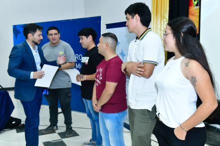 acto de entrega de certificados de cursos de la Subsecretaria de Empleo.jpg