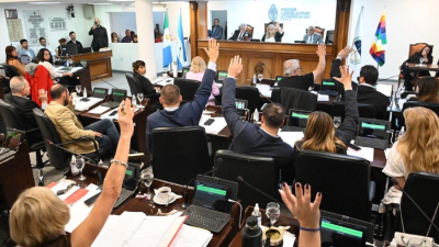 Negocian un acuerdo contrarreloj para garantizar la jura de diputados