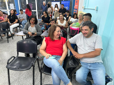 Entrega de certificados a mujeres (5).jpg