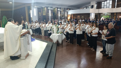 80 feligreses se consagraron a Jesús por María en la Parroquia de la Asunción