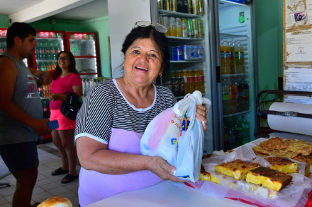 Entrega de panes dulces y sidras 1.jpg