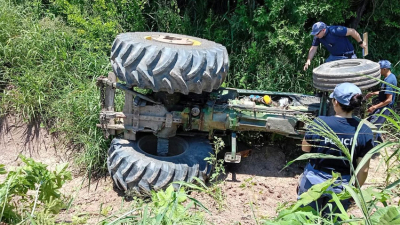 Se descompensó cuando manejaba un tractor y falleció