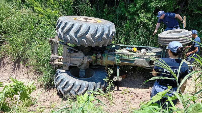 Se descompensó cuando manejaba un tractor y falleció