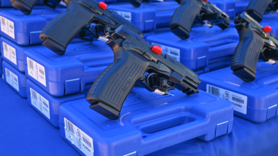 Nuevos policías de la provincia recibieron armas y uniformes