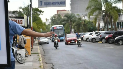 Paro sorpresivo de colectivos en el Gran Resistencia: choferes sin sueldos y miles de usuarios varados