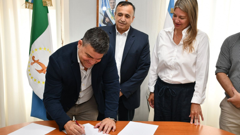 Salud e Insssep firmaron un convenio marco para fortalecer la atención sanitaria