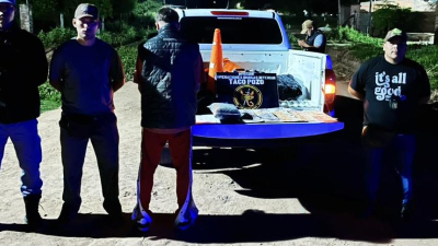 Evadió un control policial y cayó con casi un kilo de marihuana en la mochila