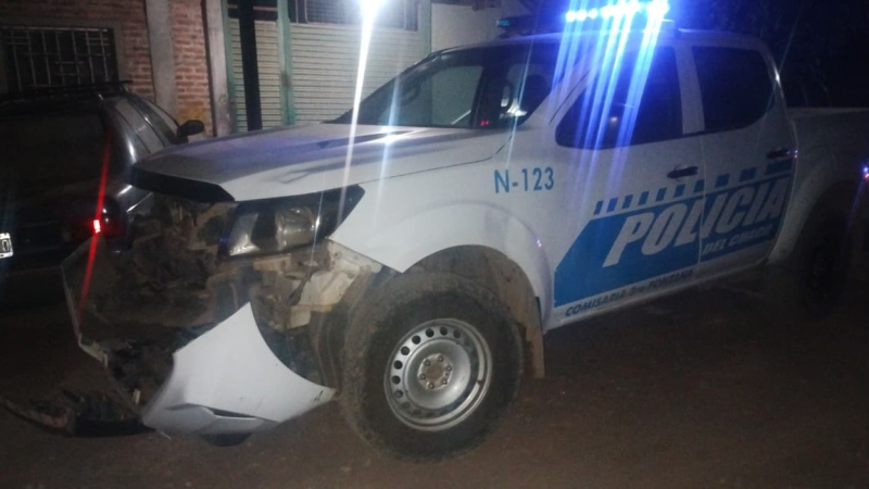 Noche agitada: tres heridos en choques con móviles policiales durante operativos