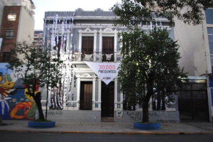CASA POR LA MEMORIA.jpg