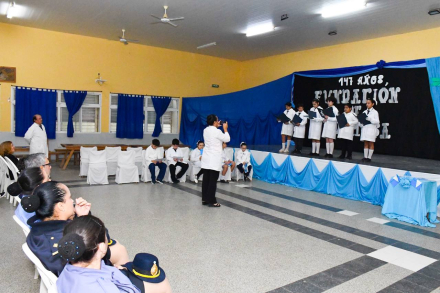 Realizaron la promesa de lealtad a la Bandera Provincial en la EPEP N° 82 (2).jpg