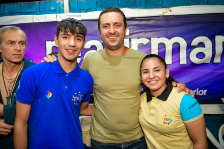Eber-con-estudiantes-del-interior-(5).jpg