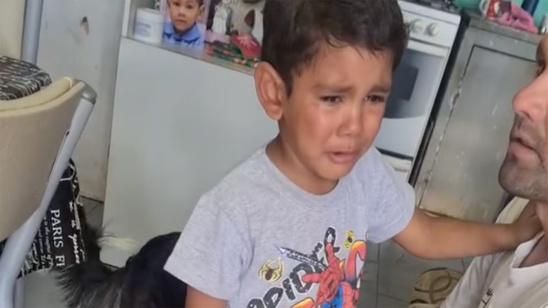 Detuvieron a la mamá y al padrastro de Ángel López tras confirmarse que el niño tenía traumatismos previos