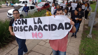 Familias en Discapacidad se movilizaron este miércoles en Resistencia