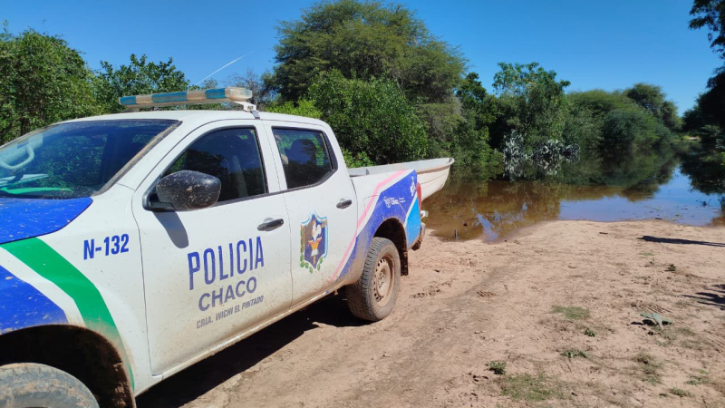 La policía del Chaco refuerza la asistencia en zonas anegadas del Impenetrable
