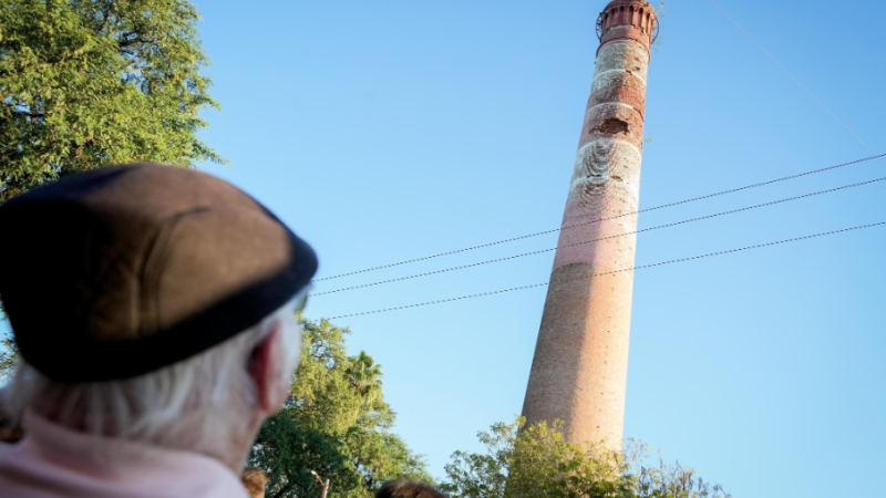 Fontana recupera su historia: van a restaurar la emblemática chimenea