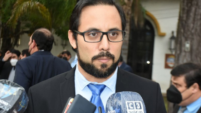 "Si uno no defiende la soberanía, con el tiempo se pierde y pasamos a ser colonia"