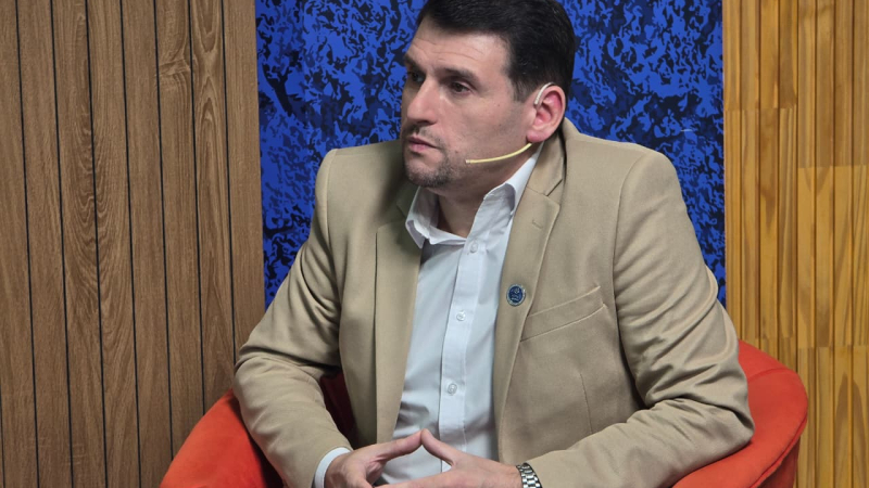 Fernando Facal: "La gente no perdió la fe, perdió la confianza en las instituciones"