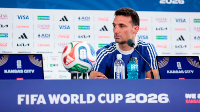 Scaloni confirmó que el Dibu y Julián están disponibles para el debut