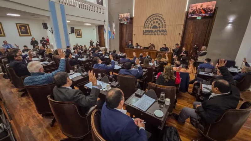 La Rioja aprobó una ley para disputarle territorios estratégicos a San Juan