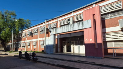 Cuestionan padrón difundido por directivos de una escuela de gestión comunitaria