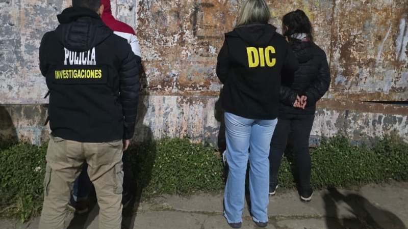 Cayeron una mujer y un hombre acusados de estafar comercios con comprobantes de transferencias falsas
