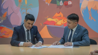 Firma de convenio de General Pinedo y la UNNE