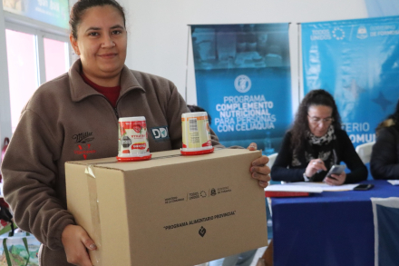Entrega de cajas alimentarias (1)