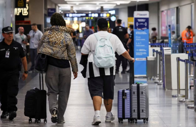 En junio cayó 22% la cantidad de argentinos que viajaron al exterior