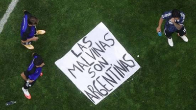 La FIFA investiga a la AFA por la bandera de Malvinas