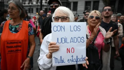 El bono para los jubilados seguirá congelado en $ 70.000