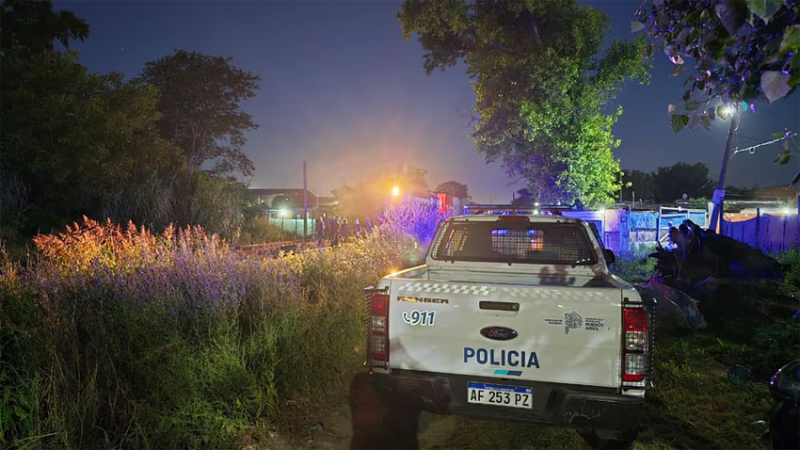 Hallaron a un hombre enterrado en el patio de la casa de su pareja