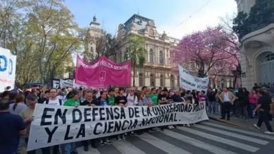 Docentes universitarios inician nuevo paro por salarios y presupuesto
